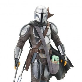 The Mandalorian with The Child Star Wars The Mandalorian Premier Collection 1/7 Statue by Gentle Giant